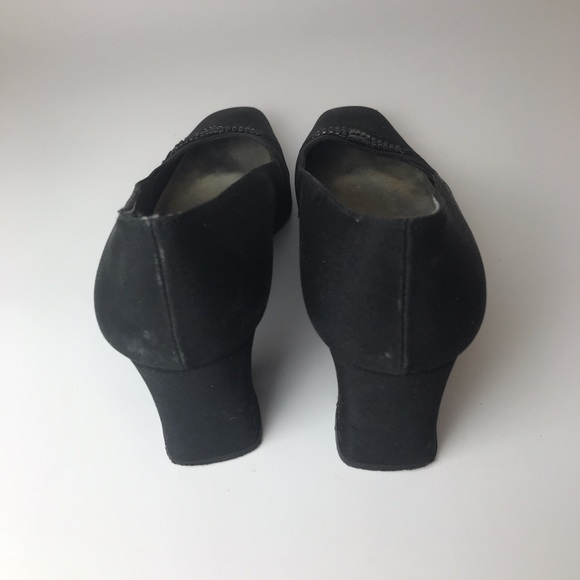 Stuart Weitzman | Vintage Fabric Heels - Picture 4 of 4